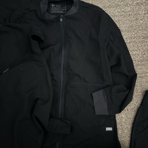 Figs Scrub Ensemble - Picture 3 of 6